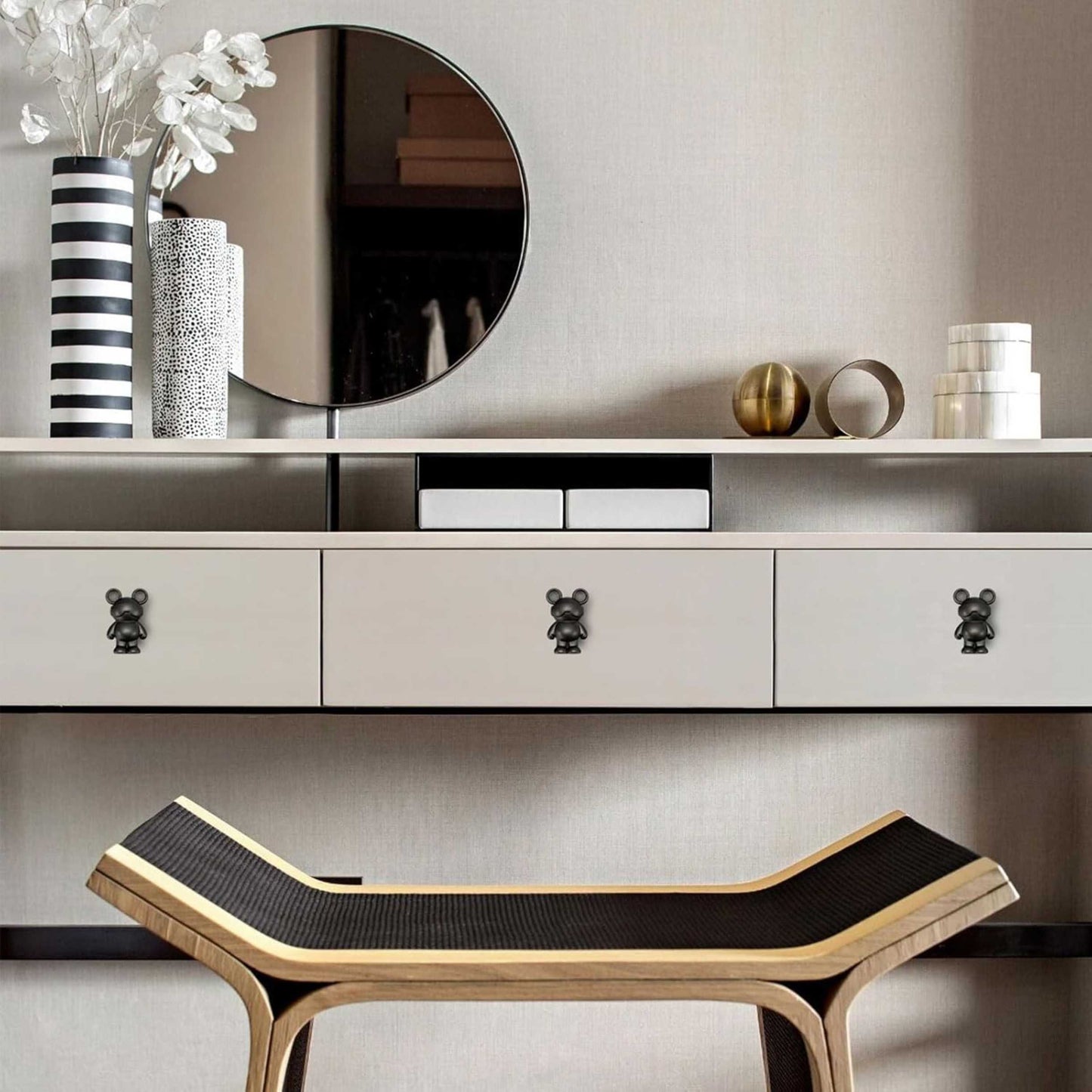 Black Mickey Stereoscopic Bear Cabinet Handles for Wardrobe and Children's Room Pull Knobs Wardrobe Dresser Drawer Furniture Hardware (1 pcs)