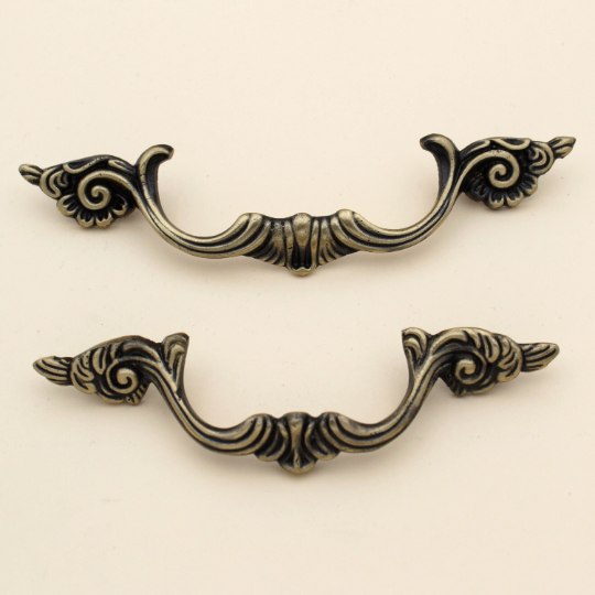 ABVIN Carving Pulls Vintage Unique Cabinet Beautiful Drawer Decorative Dresser Knobs Pulls - Pure Brass - Antique Finish - 1 Pcs